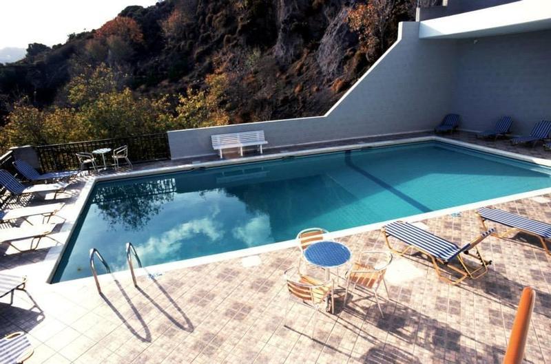 Casteli Hotel Skala  エクステリア 写真