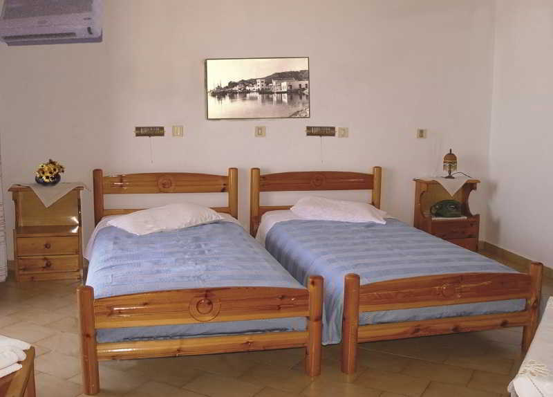 Casteli Hotel Skala  エクステリア 写真