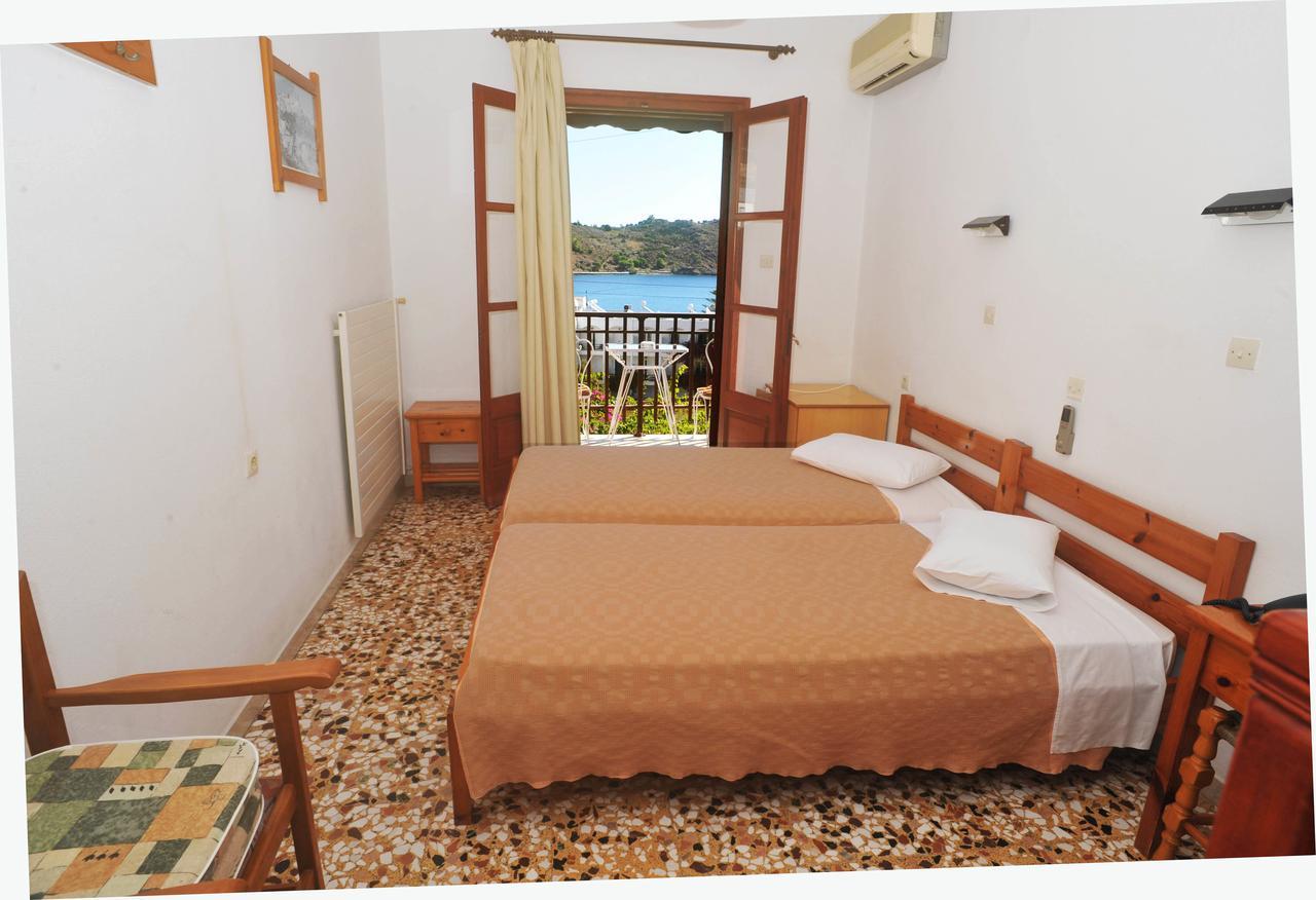 Casteli Hotel Skala  エクステリア 写真