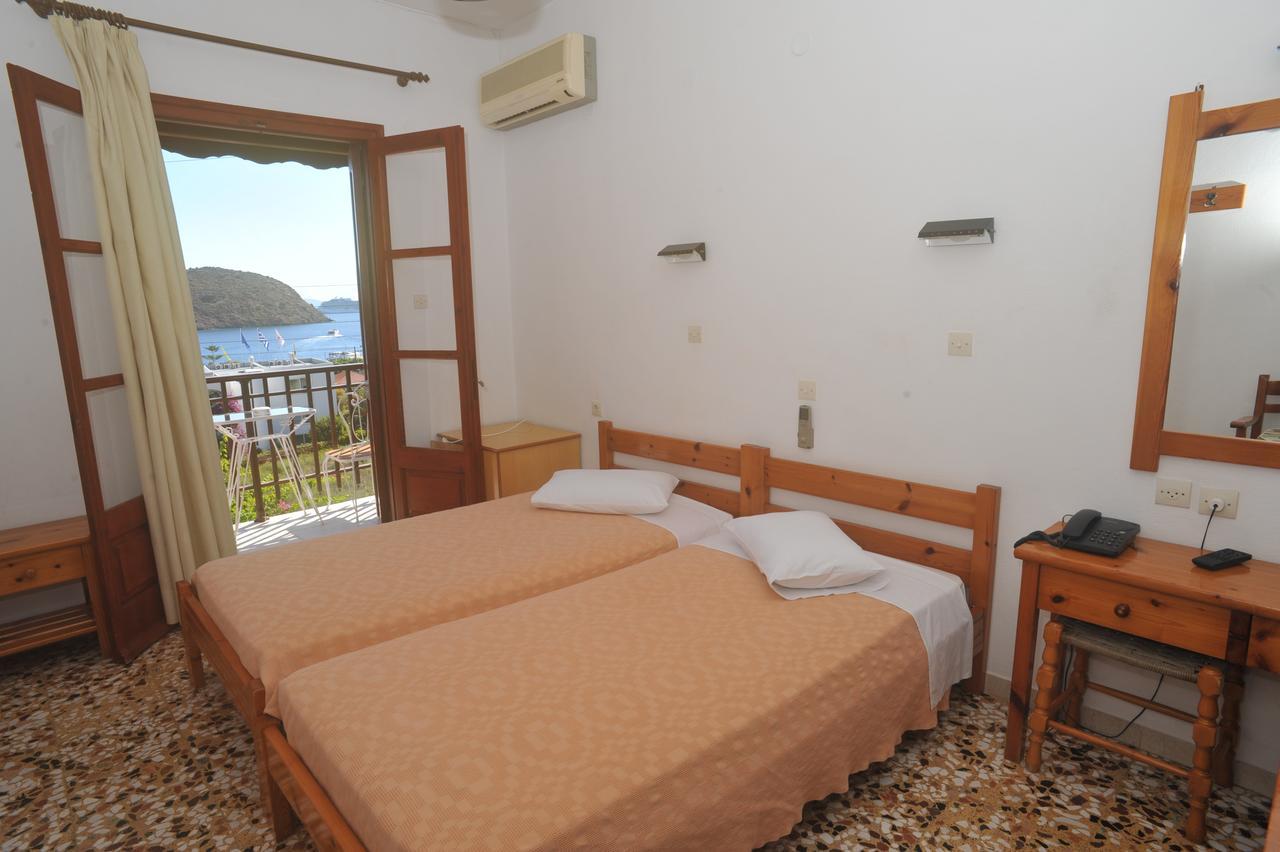 Casteli Hotel Skala  エクステリア 写真